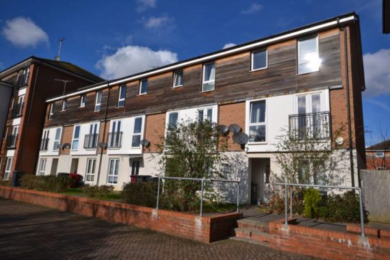 4 Bedroom End of Ter...